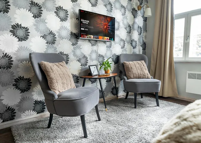 Garden Next To Telliskivi & Old Town تالين